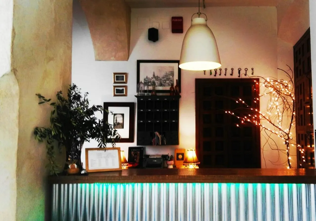 Guest house Frenteabastos Suites Cafe Hostal & Apartments Carmona
